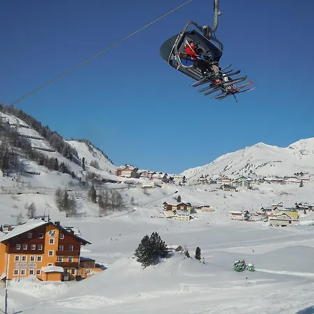 Hotel & Auerhahn Obertauern