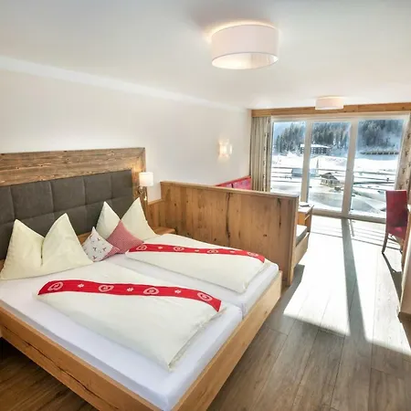 & Auerhahn Otel 4*