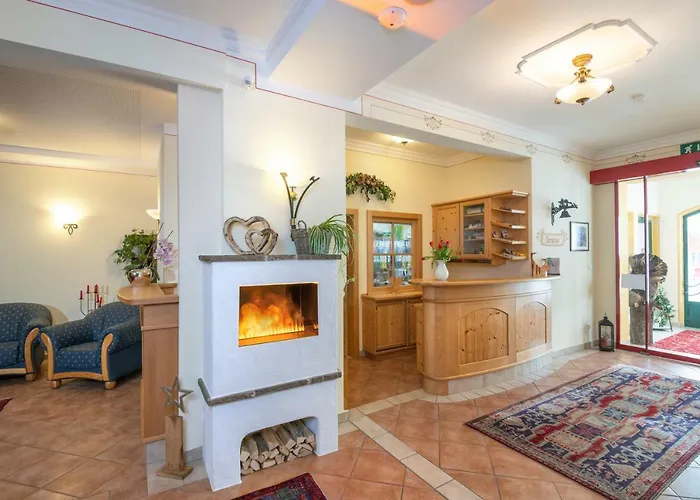 מלון & Auerhahn אוברטאורן